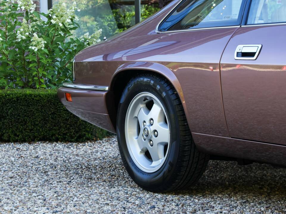Obraz 48/50 pojazdu Jaguar XJS 4.0 (1994)