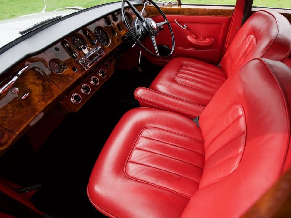 Image 21/50 of Bentley S 2 (1960)