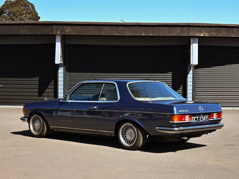 Bild 15/50 von Mercedes-Benz 280 CE (1983)