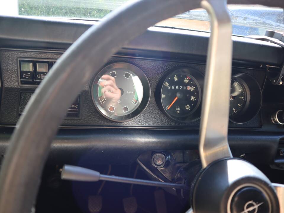 Bild 35/55 von Opel Kadett 1,1 S (1971)