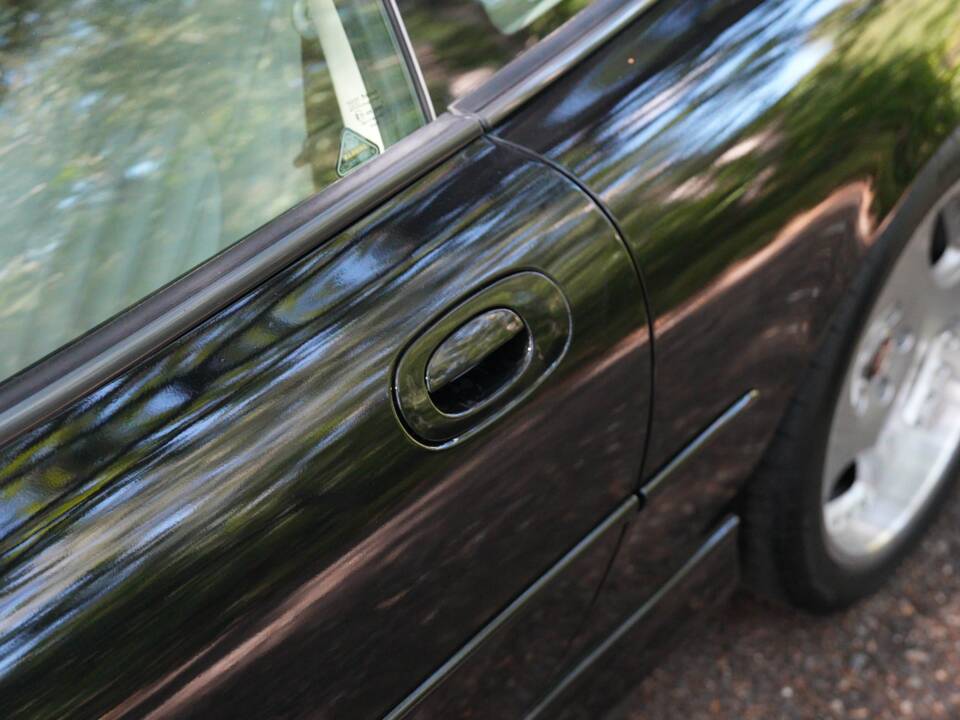 Image 7/50 of Jaguar XKR (1998)