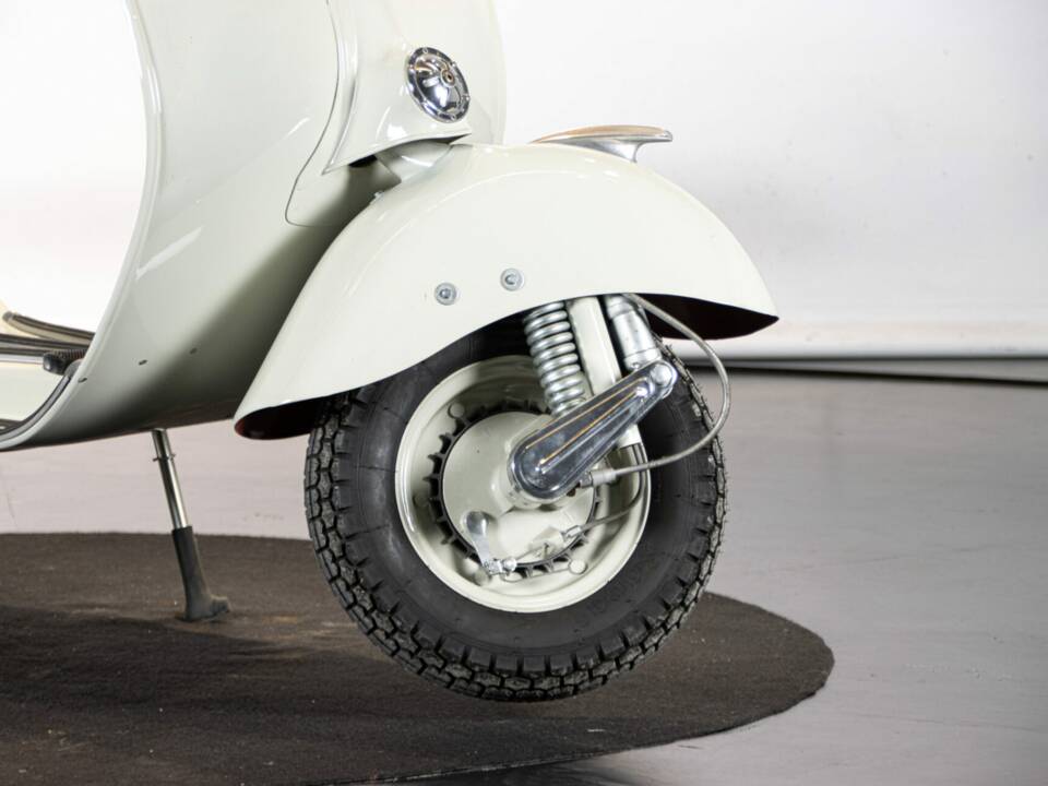 Afbeelding 35/50 van Piaggio Vespa 150 "Struzzo" VL (1956)