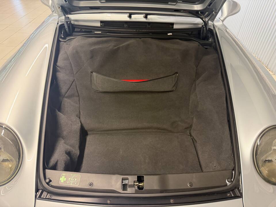 Imagen 6/19 de Porsche 911 Carrera 4 (1995)