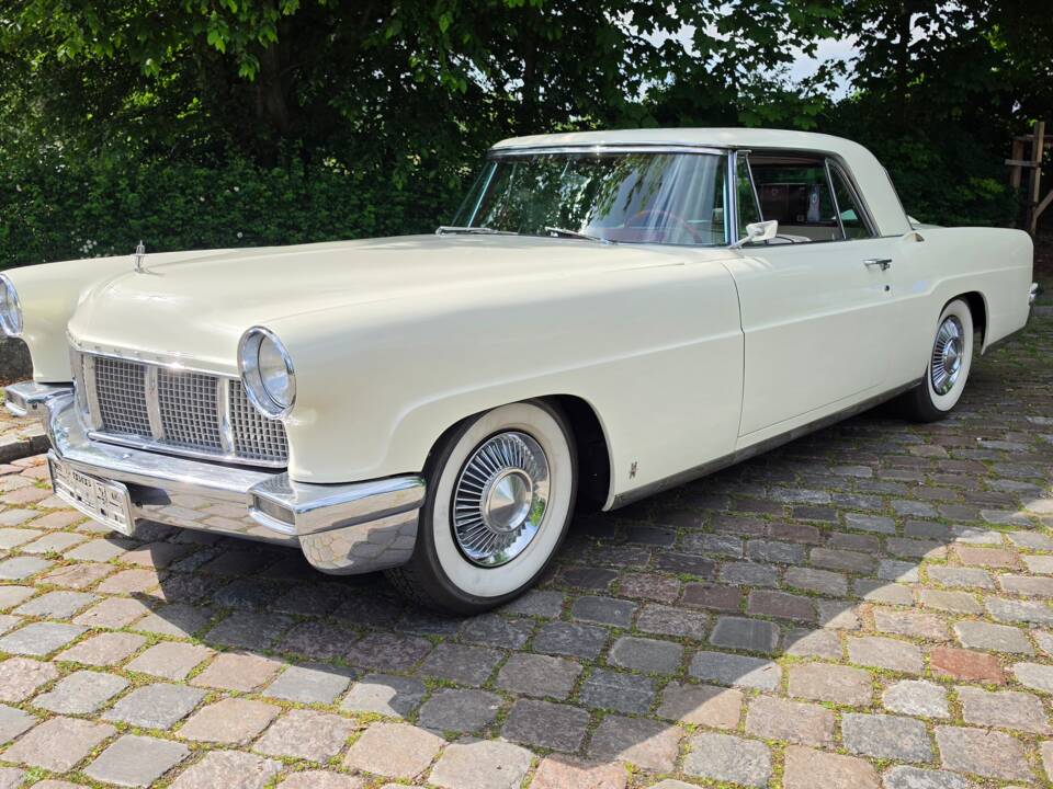 Image 1/75 of Lincoln Continental Mark II (1956)