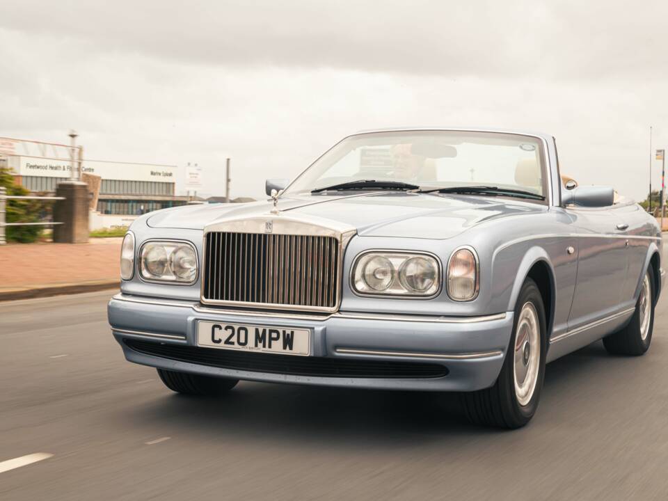 Immagine 16/38 di Rolls-Royce Corniche V (2001)