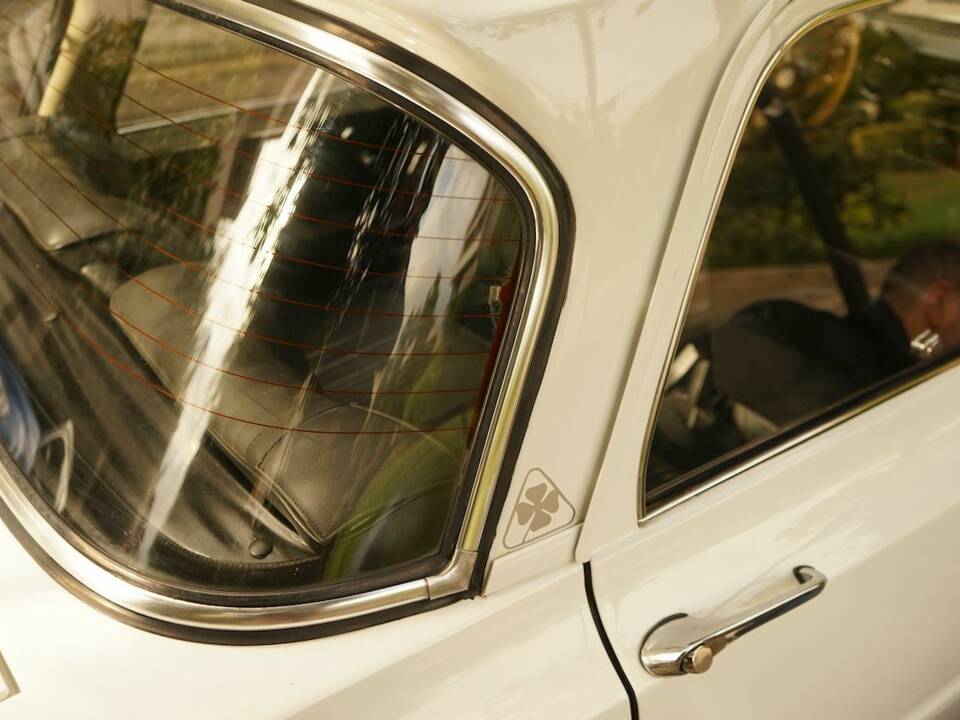 Image 31/100 of Alfa Romeo Giulia Nuova Super 1300 (1977)