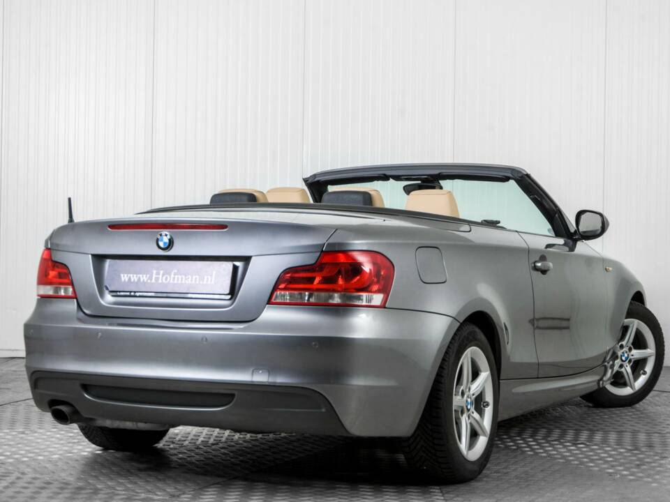 Immagine 44/50 di BMW 120i (2012)