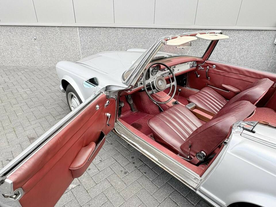 Image 27/50 of Mercedes-Benz 230 SL (1966)
