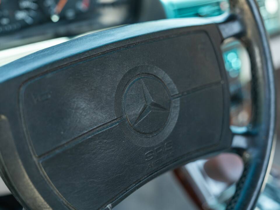 Image 45/45 of Mercedes-Benz 500 SL (1990)