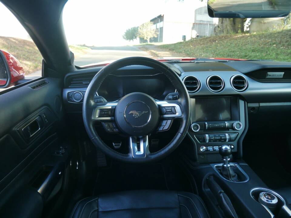 Bild 25/33 von Ford Mustang GT 5.0 V8 (2022)