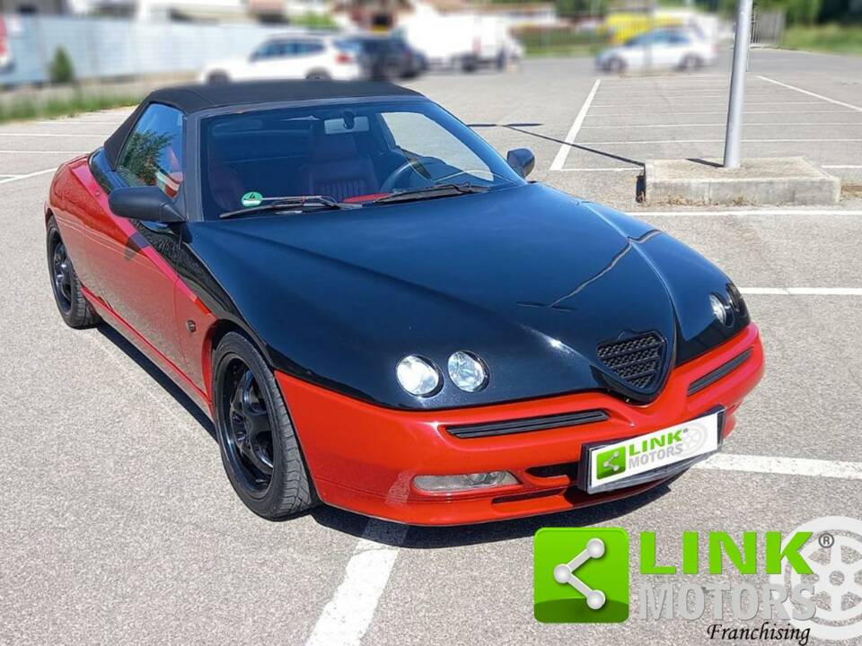 Immagine 3/10 di Alfa Romeo GTV 2.0 Twin Spark (1996)