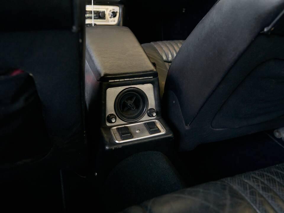 Bild 45/50 von Jaguar XJ 6 L 4.2 (1975)