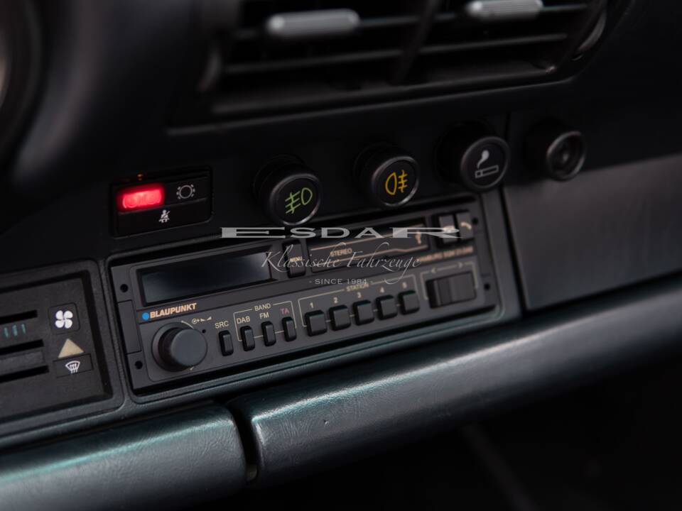 Bild 21/31 von Porsche 911 Carrera 3.2 (1988)
