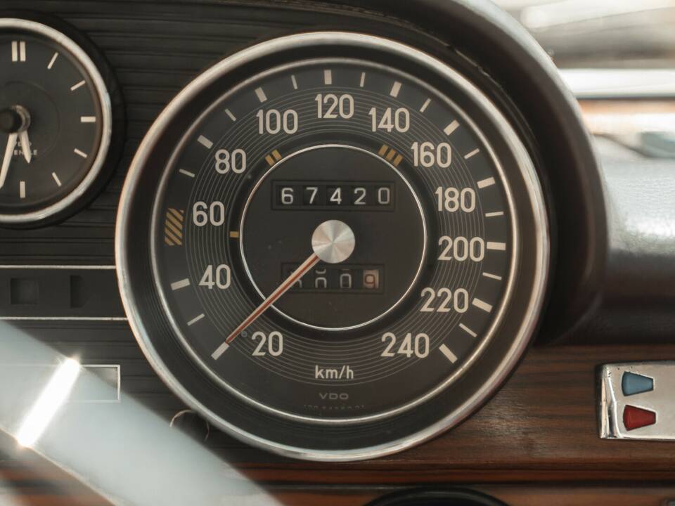 Image 29/34 of Mercedes-Benz 300 SEL 3.5 (1971)