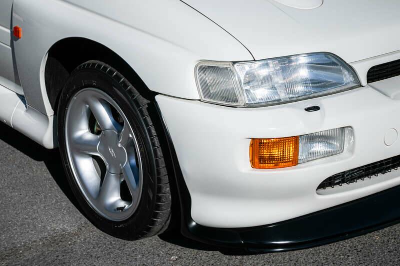Image 38/41 of Ford Escort RS Cosworth (1995)