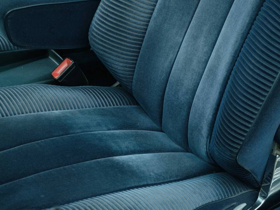 Image 31/50 de Mercedes-Benz 500 SLC (1981)
