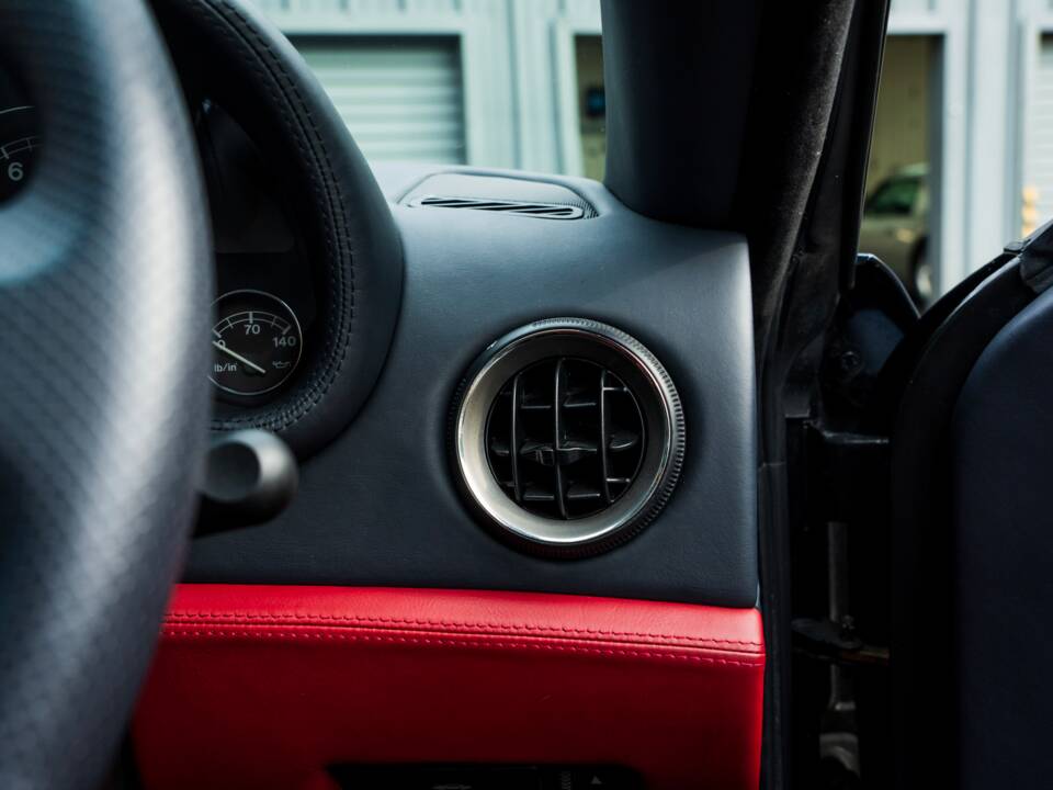 Bild 39/66 von Ferrari 550 Maranello (2000)