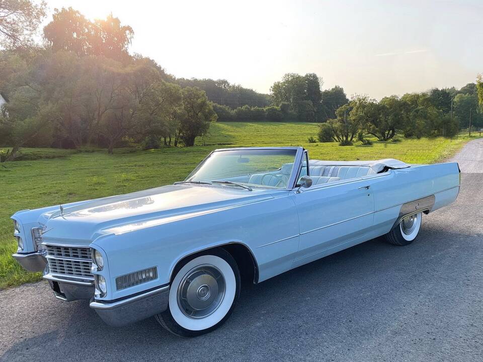 Bild 2/16 von Cadillac DeVille Convertible (1966)