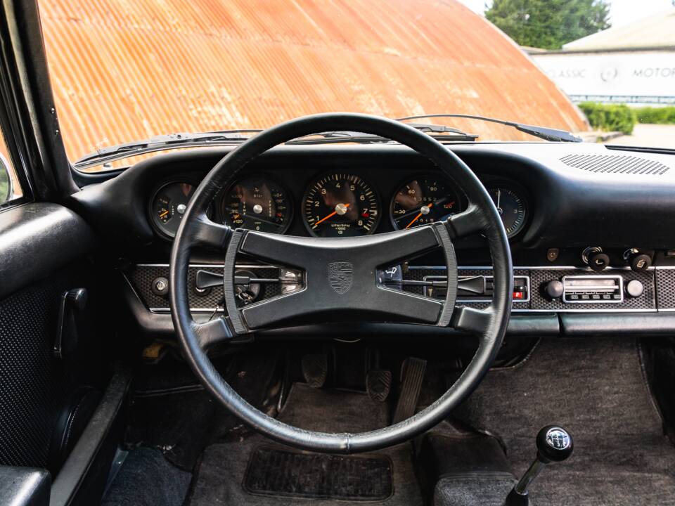 Image 18/32 of Porsche 911 2.2 S (1970)
