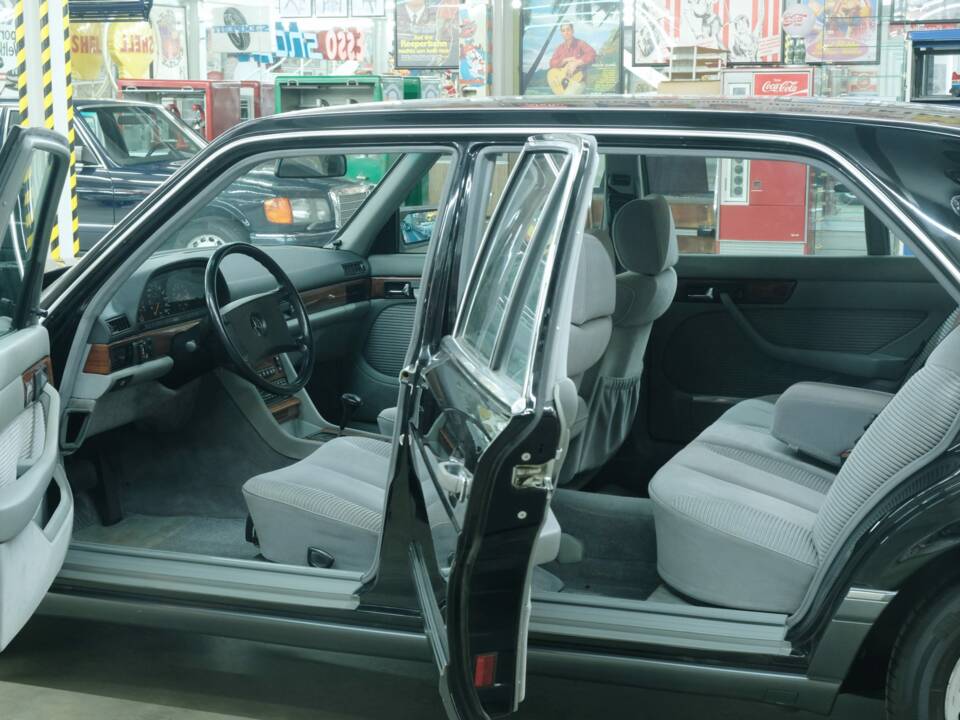 Bild 44/50 von Mercedes-Benz 300 SEL (1991)