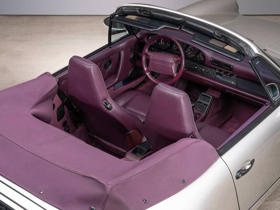 Image 22/41 de Porsche 911 Carrera 2 (1992)