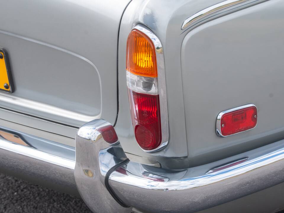 Image 40/50 of Rolls-Royce Silver Shadow I (1973)