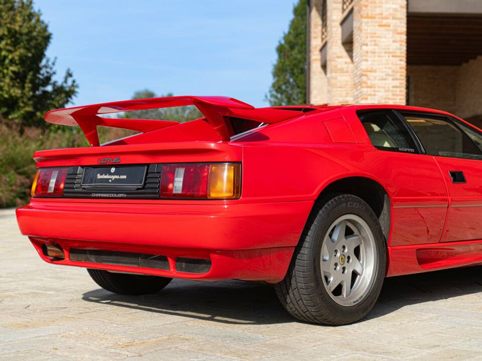 Image 22/50 of Lotus Esprit SE (1993)