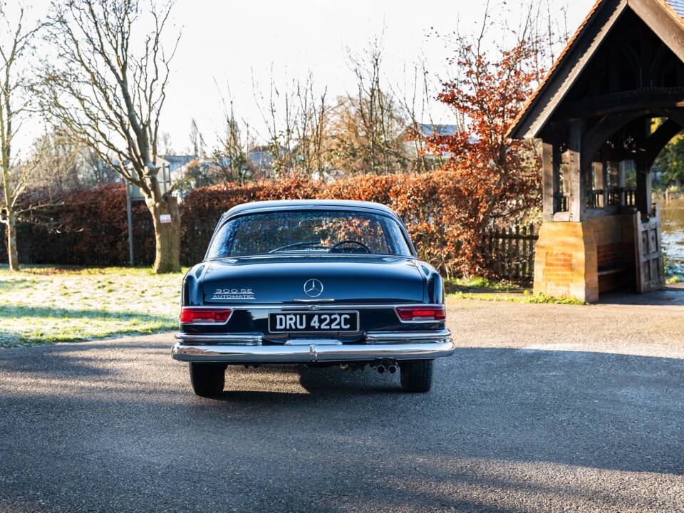 Afbeelding 21/45 van Mercedes-Benz 300 SE (1965)