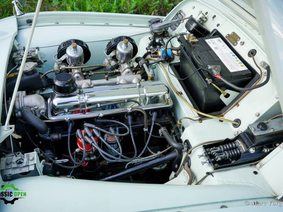 Image 17/45 of Triumph TR 2 (1954)