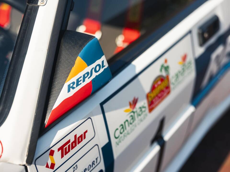 Image 21/28 of Lancia Delta HF Integrale Evoluzione I (1991)
