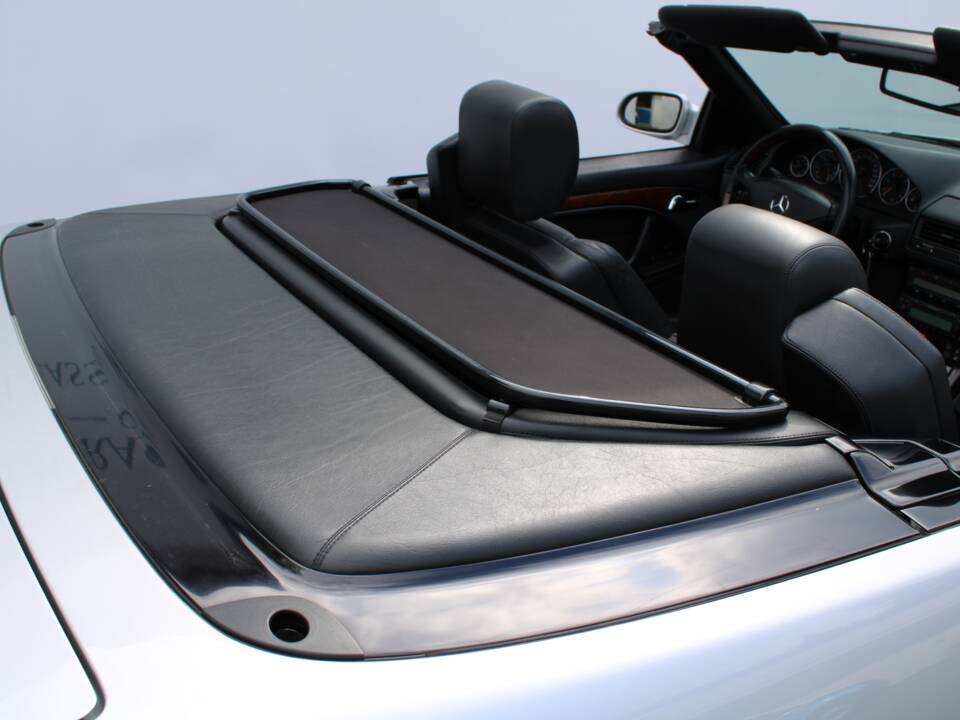 Image 20/50 of Mercedes-Benz SL 320 (2001)