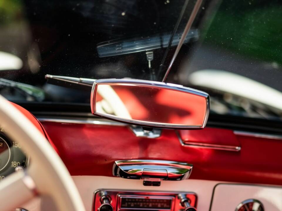 Image 18/25 of Mercedes-Benz 190 SL (1958)