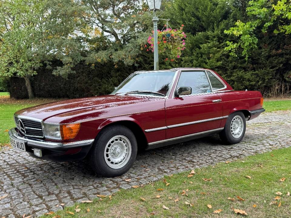 Immagine 2/29 di Mercedes-Benz 280 SL (1985)