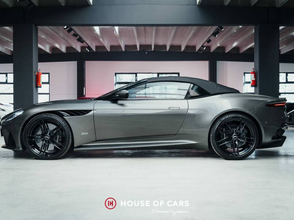 Image 10/25 of Aston Martin DBS Superleggera Volante (2020)
