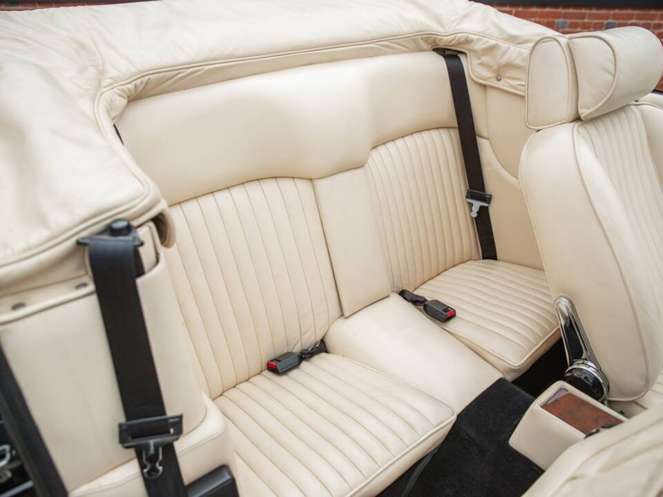 Bild 42/59 von Aston Martin V8 EFi Volante (1988)