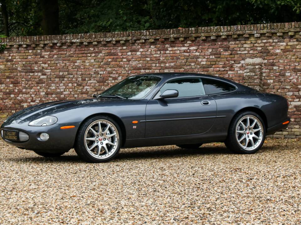 Immagine 7/50 di Jaguar XK8 4.0 (2002)