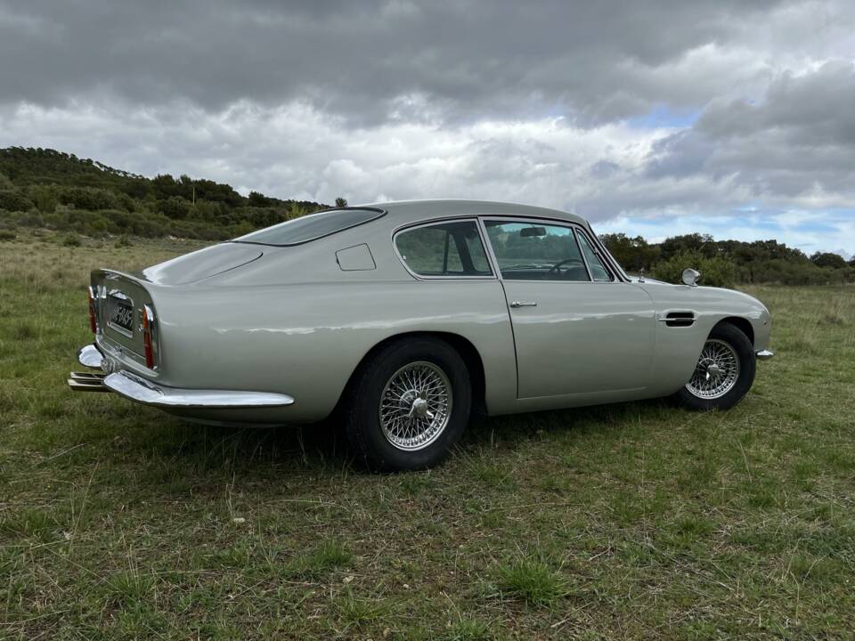 Bild 4/50 von Aston Martin DB 6 Vantage (1966)