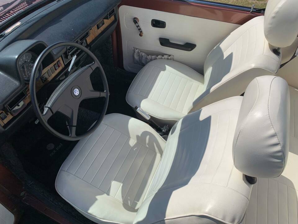 Immagine 7/8 di Volkswagen Käfer 1303 &quot;Champagne Edition&quot; (1978)