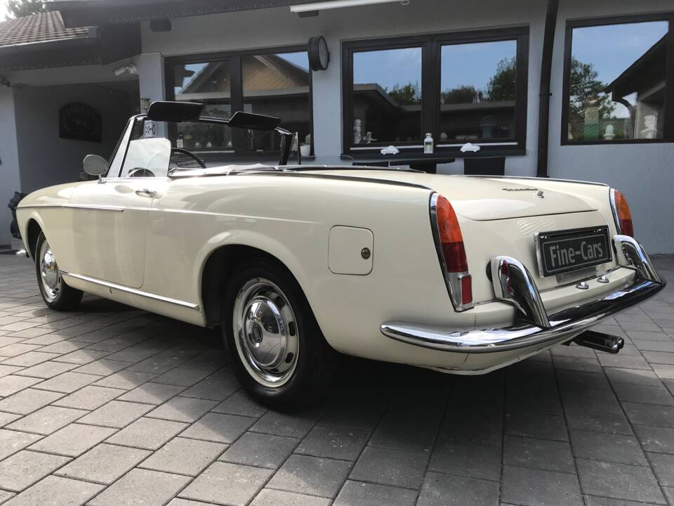 Image 18/33 of FIAT 1200 Convertible (1961)