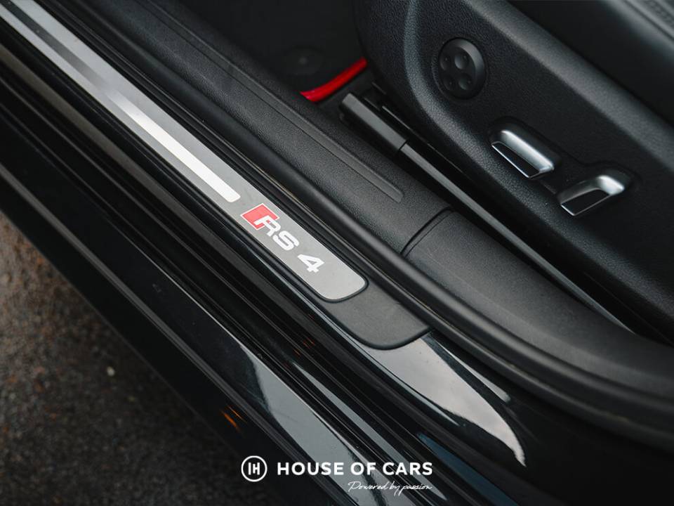 Immagine 28/45 di Audi RS4 Avant (2014)
