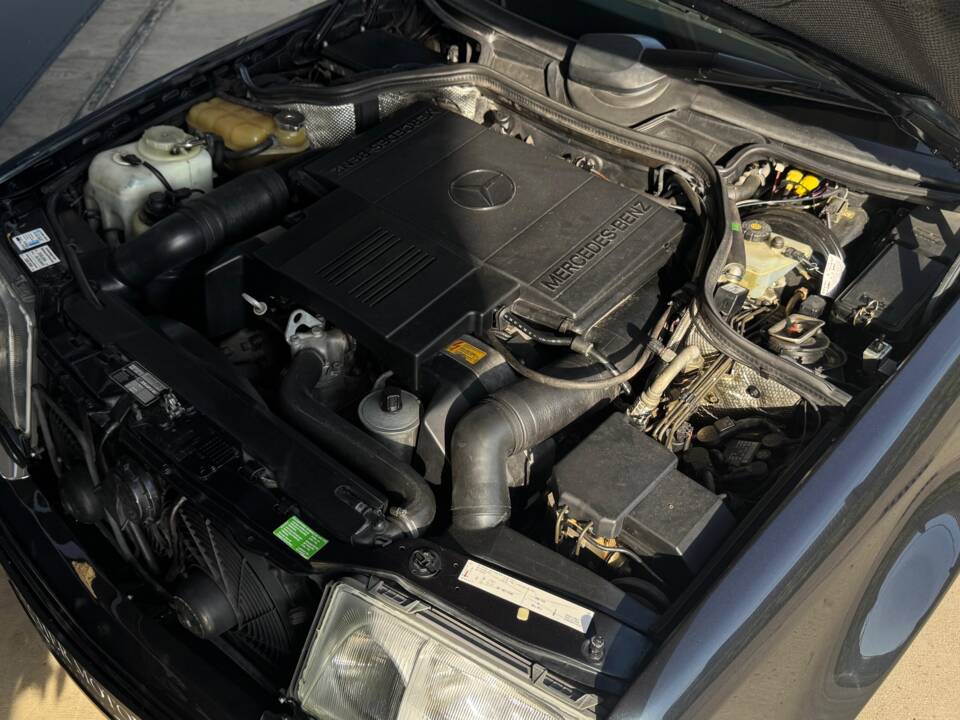 Image 4/15 of Mercedes-Benz E 500 Limited (1994)