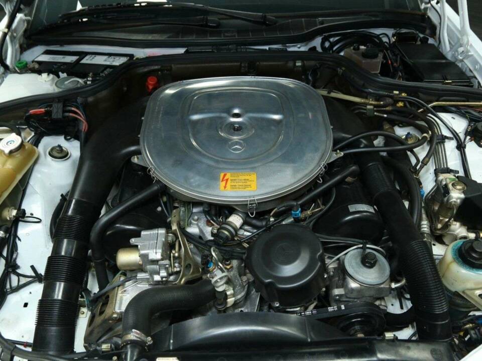 Bild 41/50 von Mercedes-Benz 560 SEC (1988)