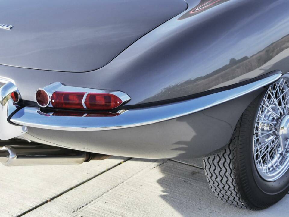 Image 18/50 de Jaguar E-Type 3.8 Flat Floor (1961)