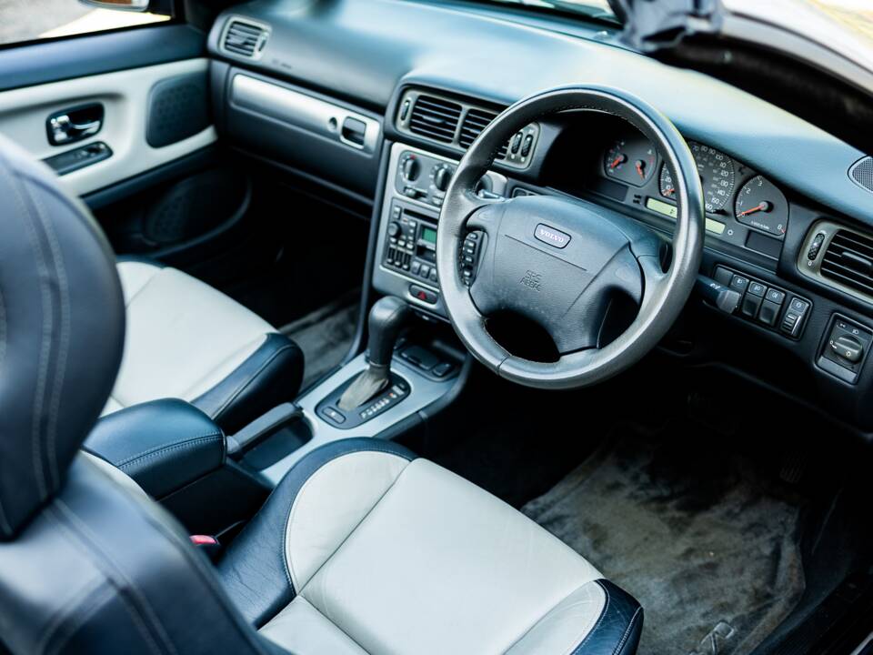 Image 5/48 of Volvo C70 2.0 T (2001)