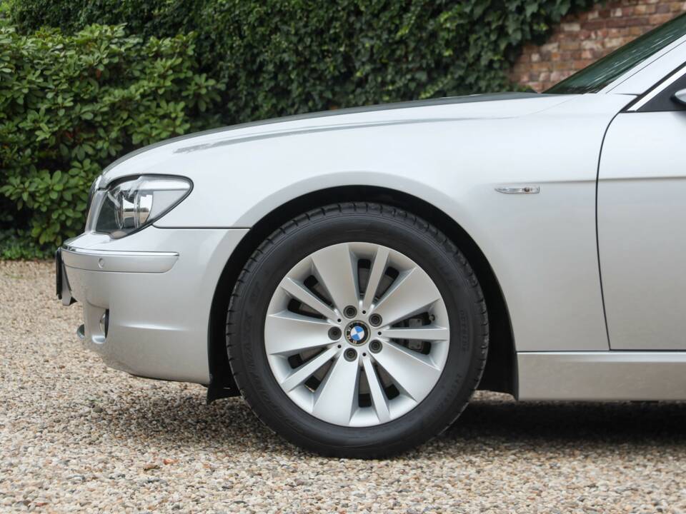 Obraz 31/50 pojazdu BMW 750i (2007)