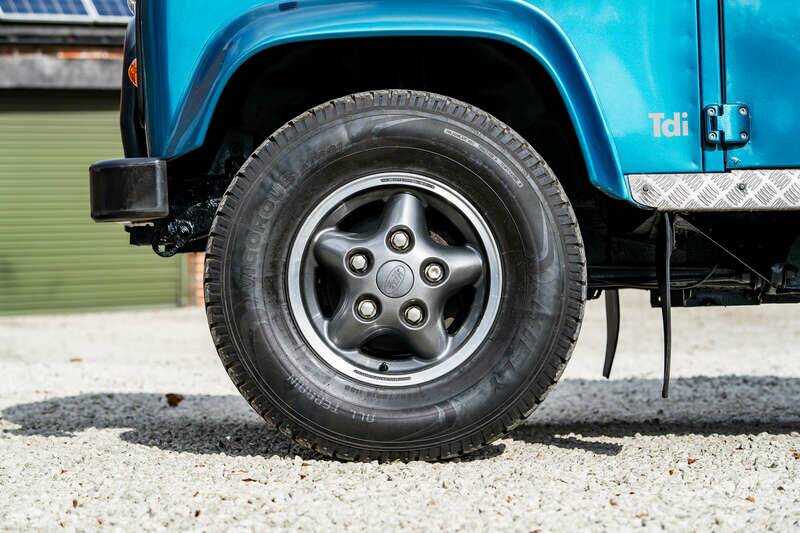 Bild 42/50 von Land Rover Defender 110 Turbo Diesel (1999)