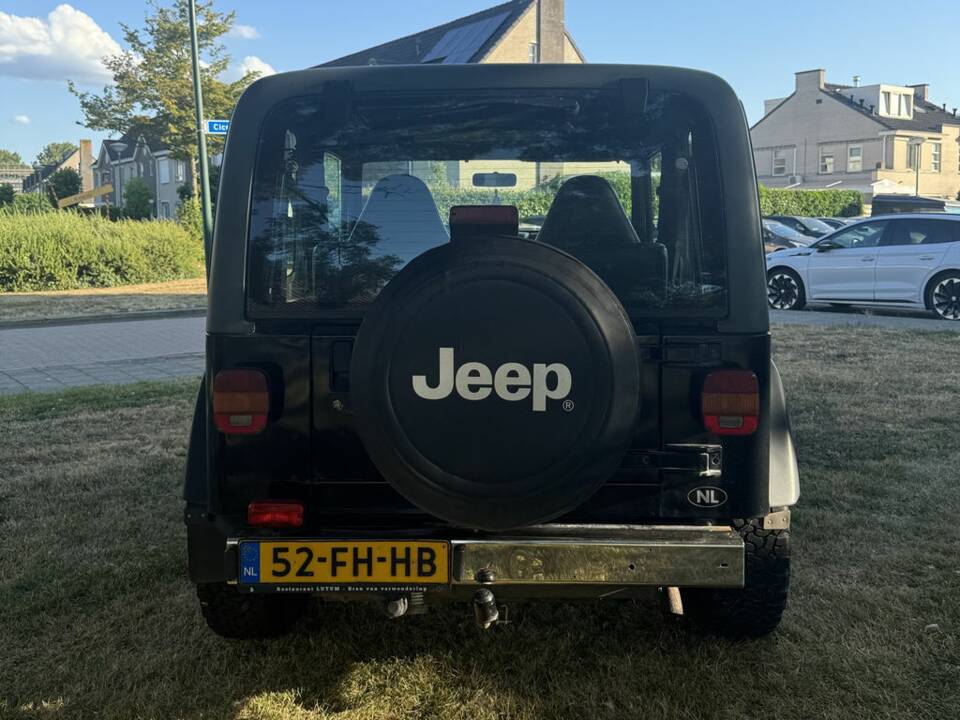 Bild 6/8 von Jeep Wrangler Sport 2.5 (1996)