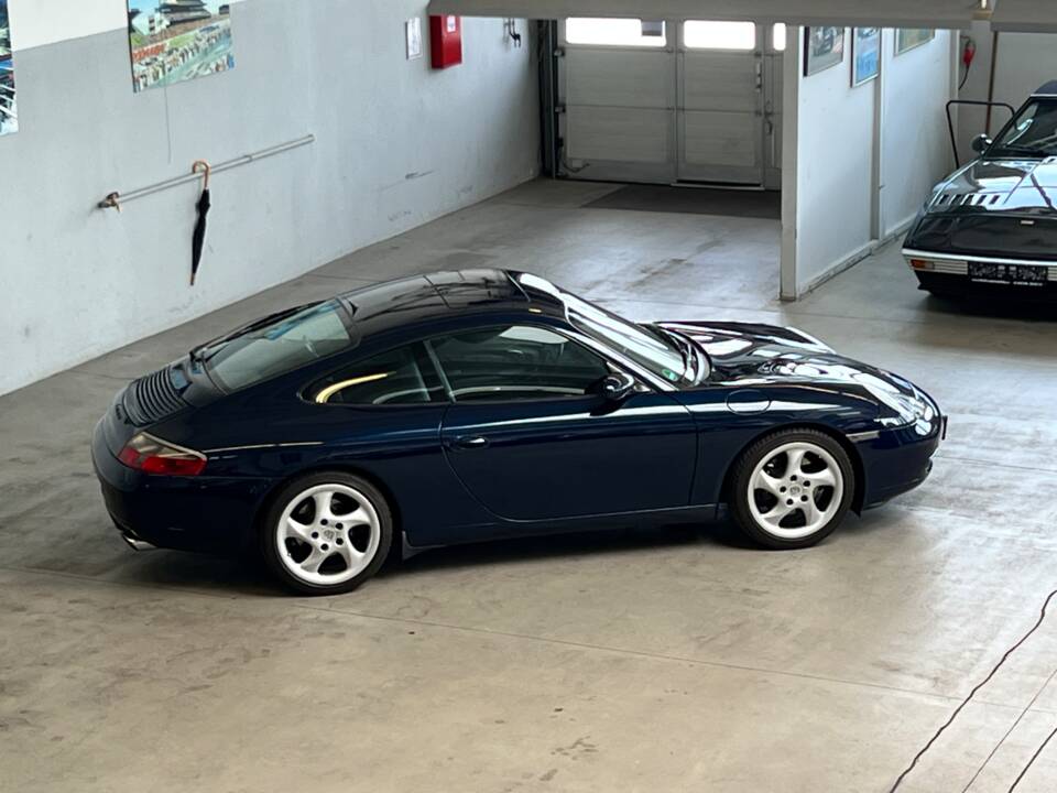 Image 4/44 de Porsche 911 Carrera (2000)