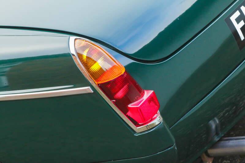 Image 37/50 of MG MGB GT (1965)