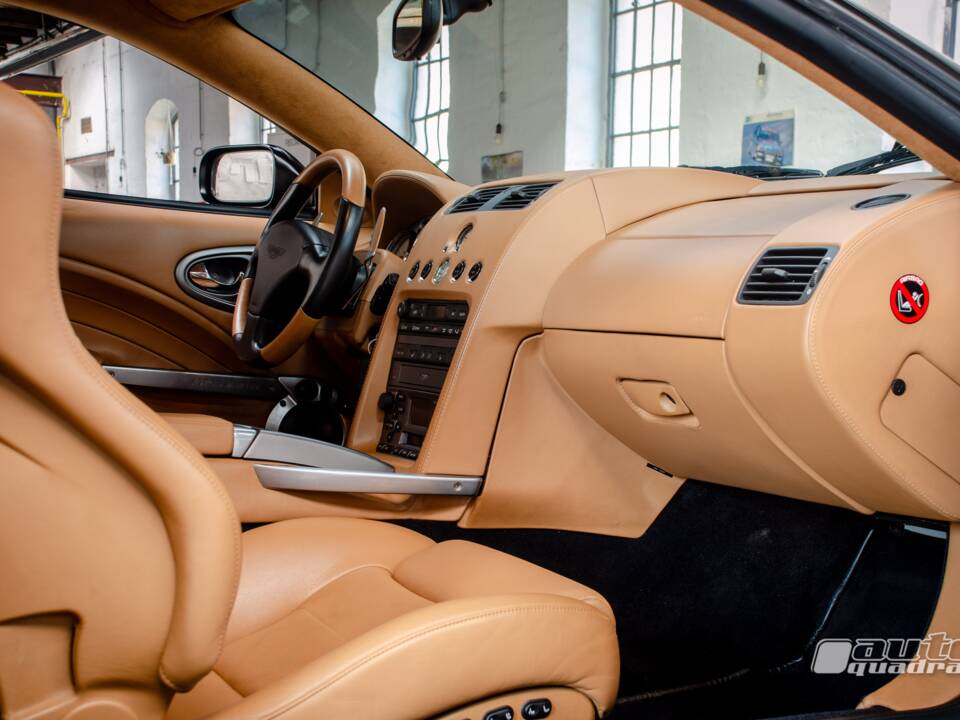 Afbeelding 14/19 van Aston Martin V12 Vanquish S (2005)